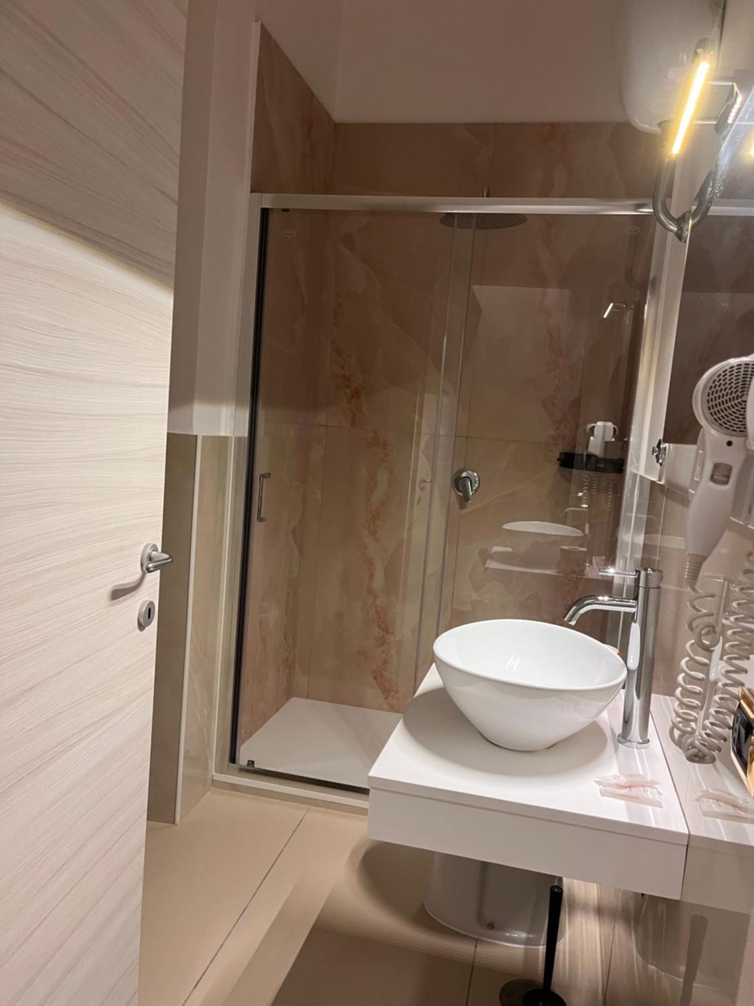 International Hotels Неаполь Экстерьер фото