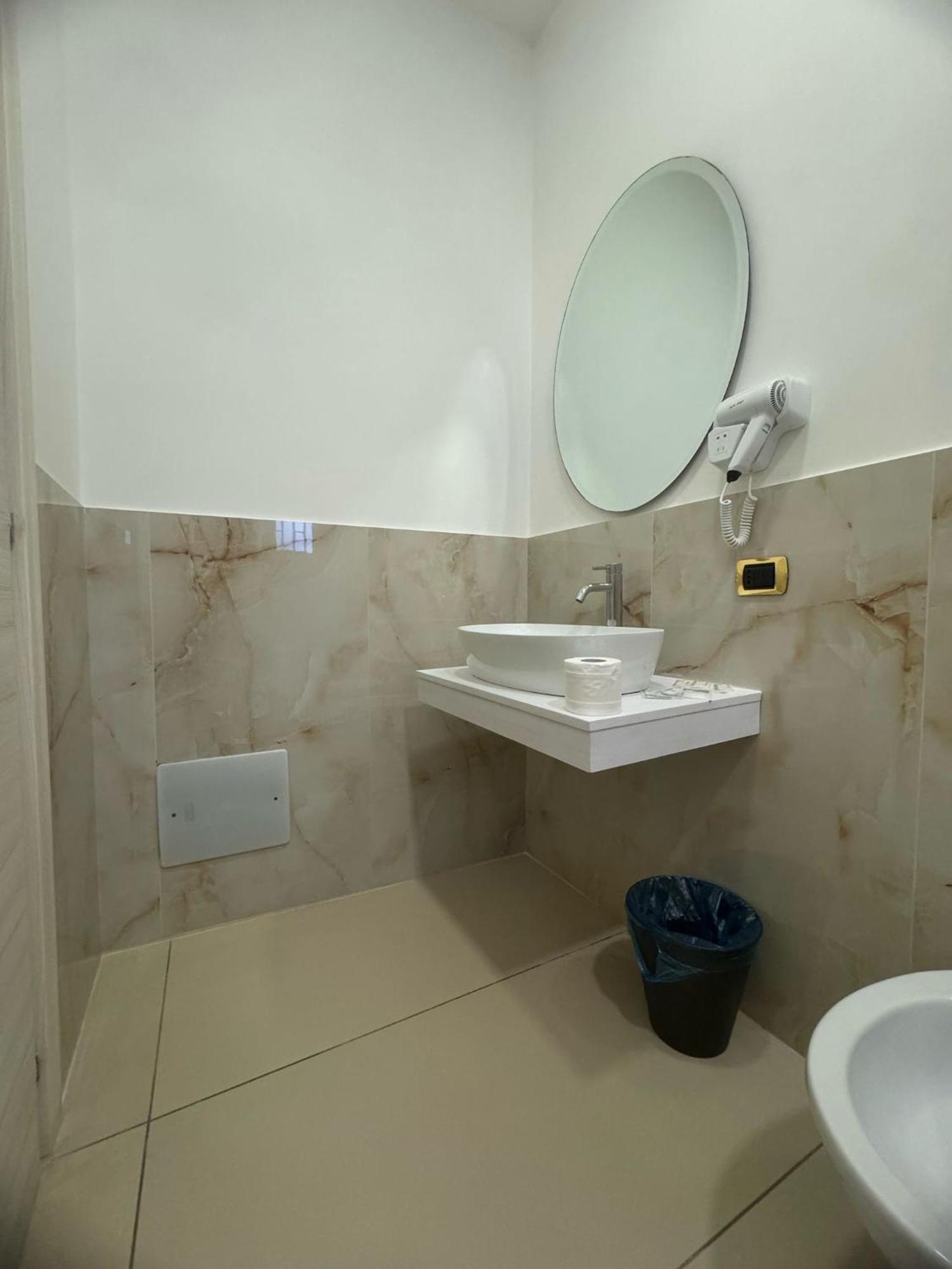International Hotels Неаполь Экстерьер фото